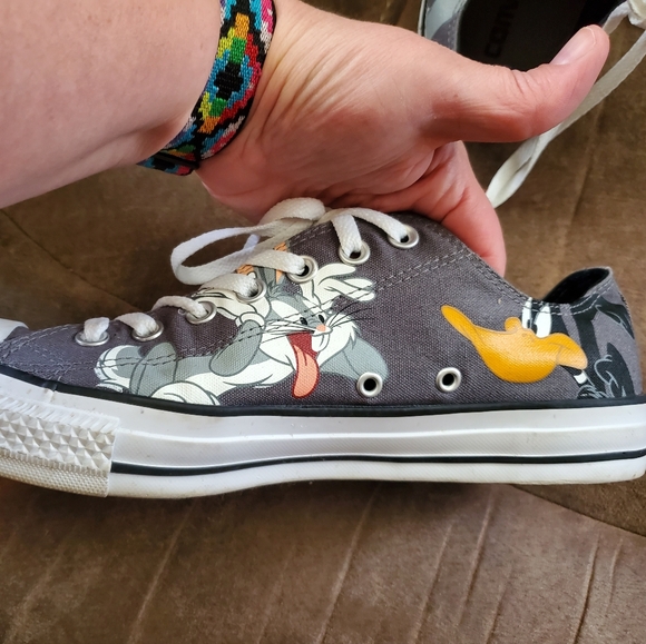 Converse All Star Looney Toons Bugs Bunny Daffy Duck low tops - Picture 4 of 9